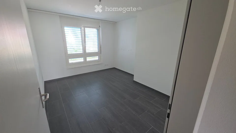 Helle 4.5-Zimmer-Eigentumswohnung mit Balkon und Garage in Embrach