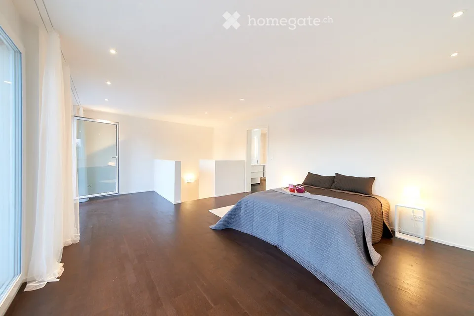 Modern 6.5-room semi-detached house with garden and double garage in Erlen