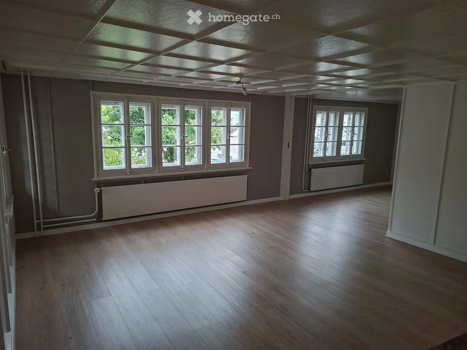 Bright 3.5-room apartment with balcony at Kirchplatz in Bütschwil