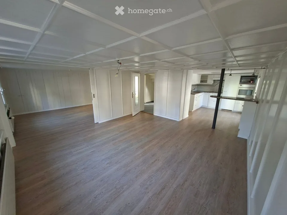 Bright 3.5-room apartment with balcony at Kirchplatz in Bütschwil