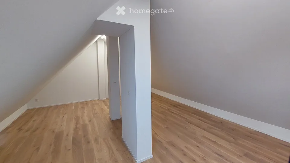 Sanierte Wohnung in Flarzhaus beim Bahnhof