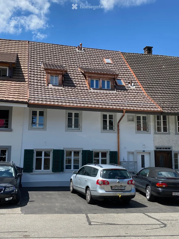 Sanierte Wohnung in Flarzhaus beim Bahnhof