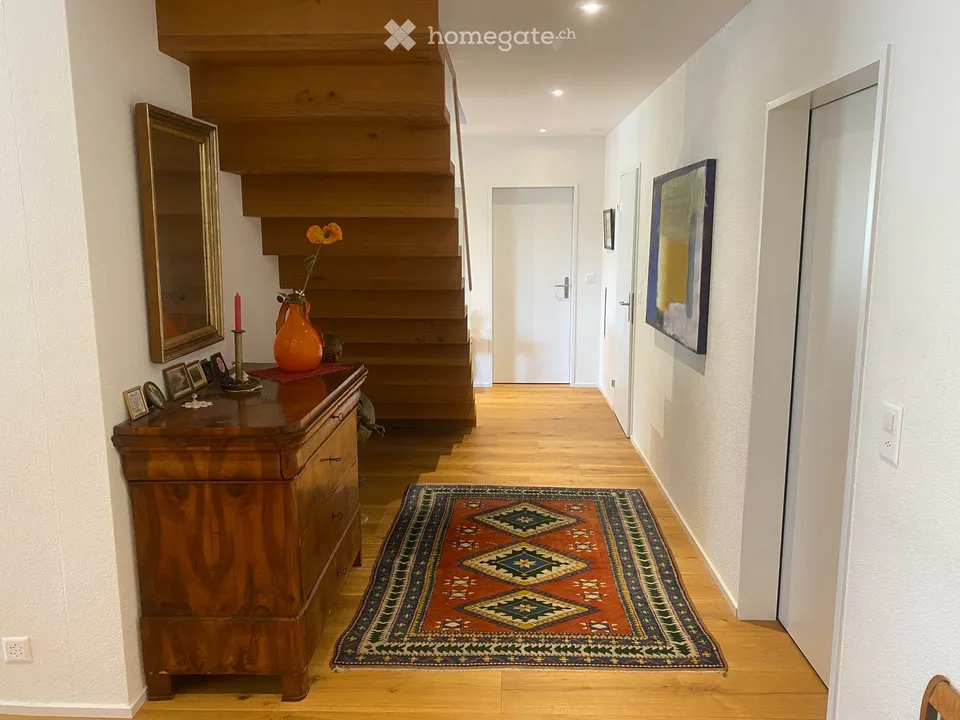 Appartement-maisonnette spacieux de 4,5 pièces dans un quartier calme à Schöfflisdorf