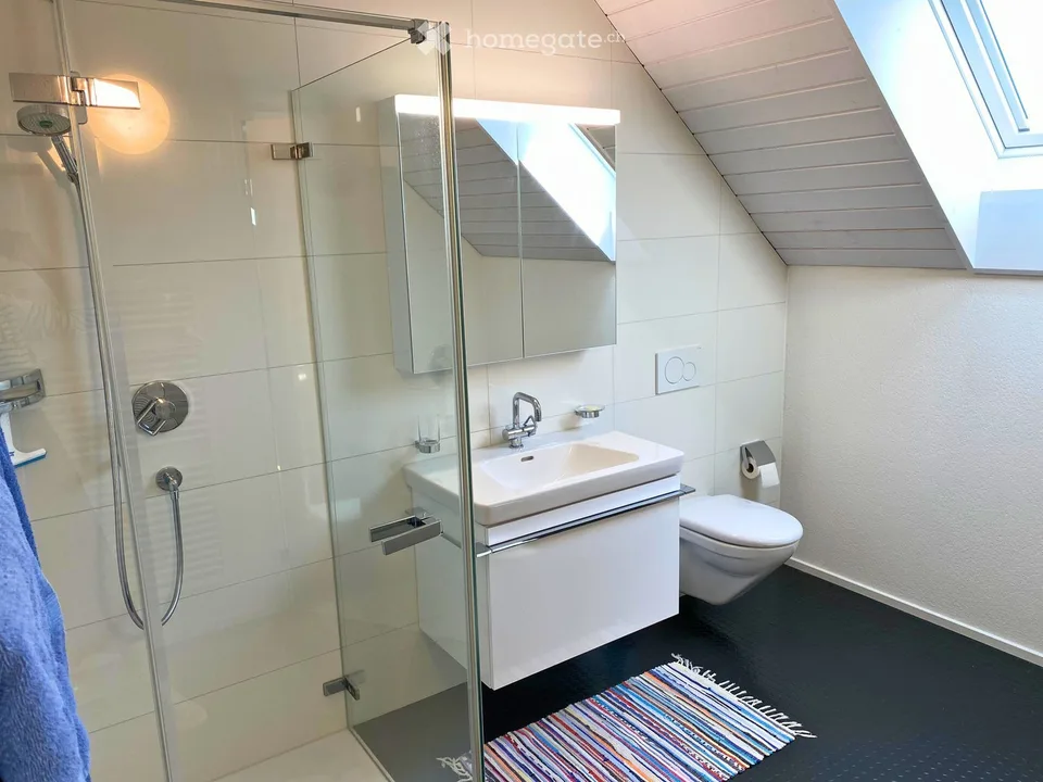 Appartement-maisonnette spacieux de 4,5 pièces dans un quartier calme à Schöfflisdorf