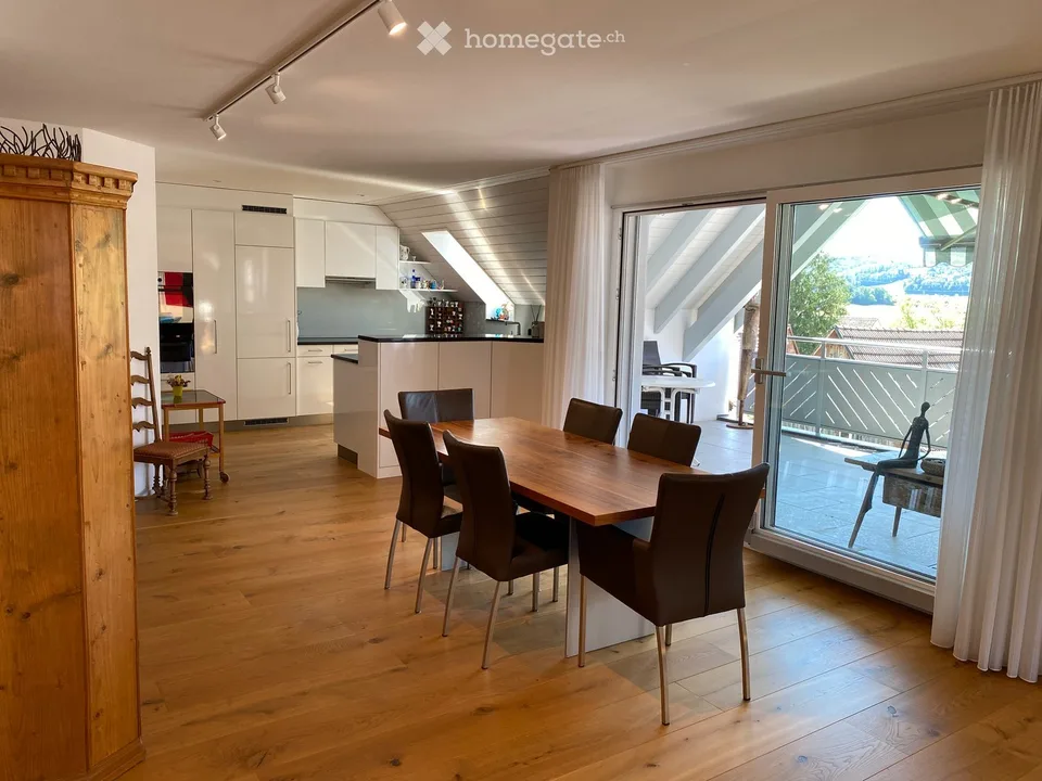 Appartement-maisonnette spacieux de 4,5 pièces dans un quartier calme à Schöfflisdorf