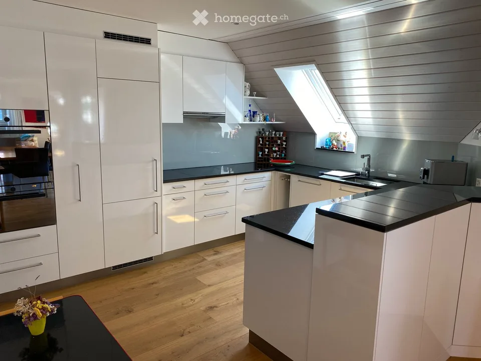 Appartement-maisonnette spacieux de 4,5 pièces dans un quartier calme à Schöfflisdorf