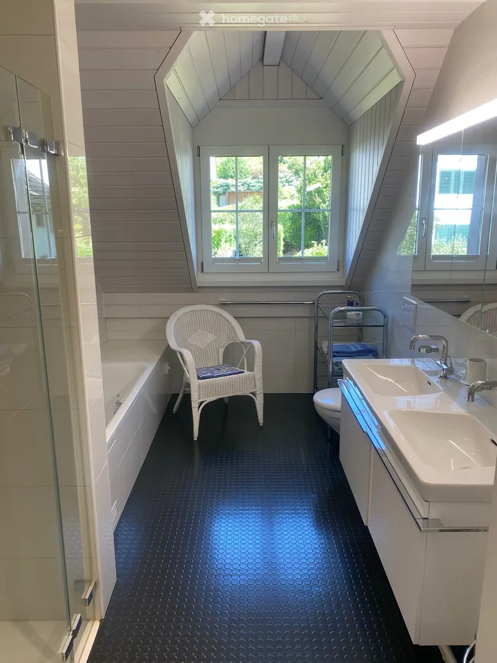 Appartement-maisonnette spacieux de 4,5 pièces dans un quartier calme à Schöfflisdorf