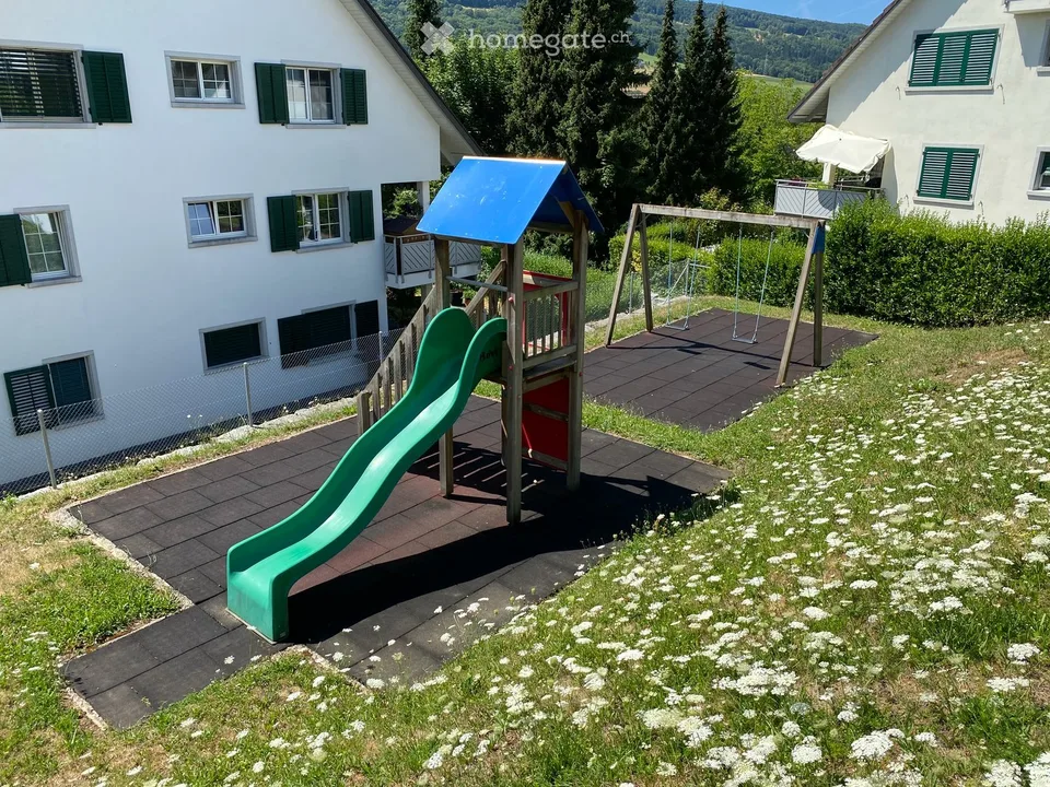 Appartement-maisonnette spacieux de 4,5 pièces dans un quartier calme à Schöfflisdorf
