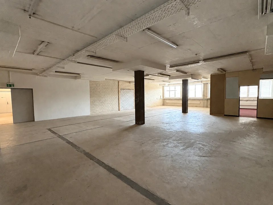 Espace de stockage attrayant à Cham – photo 2 sur 3