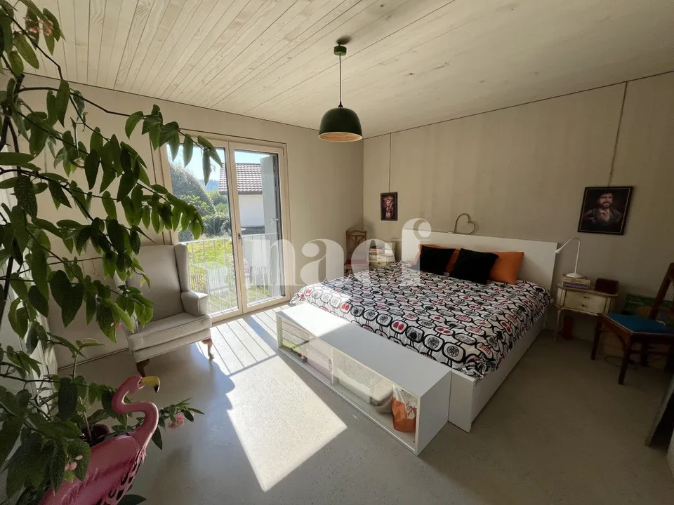 Bel appartement de 3.5 pièces en triplex avec jardin à Corminboeuf !