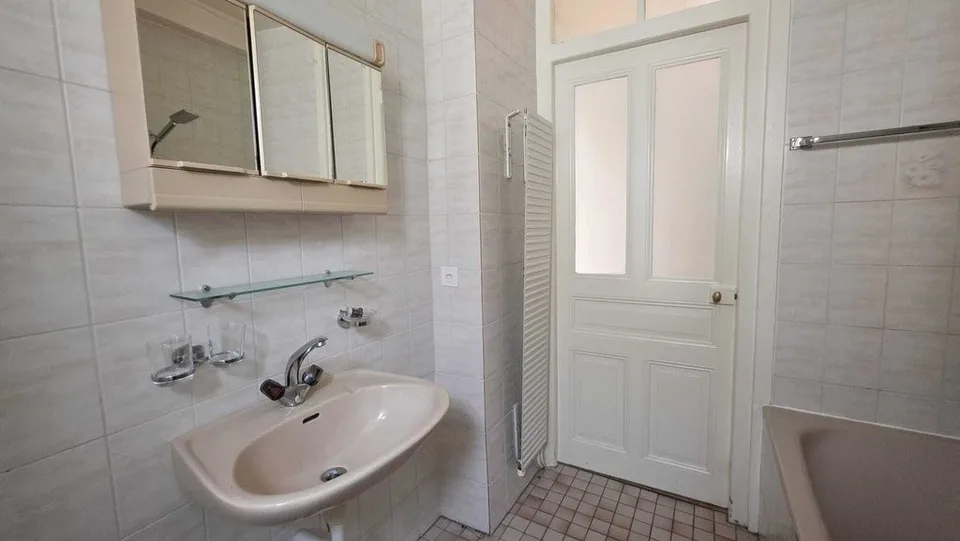 3-Room Apartment with Balcony near Amenities – photo 6 of 9