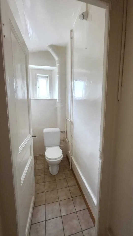 3-Room Apartment with Balcony near Amenities – photo 7 of 9