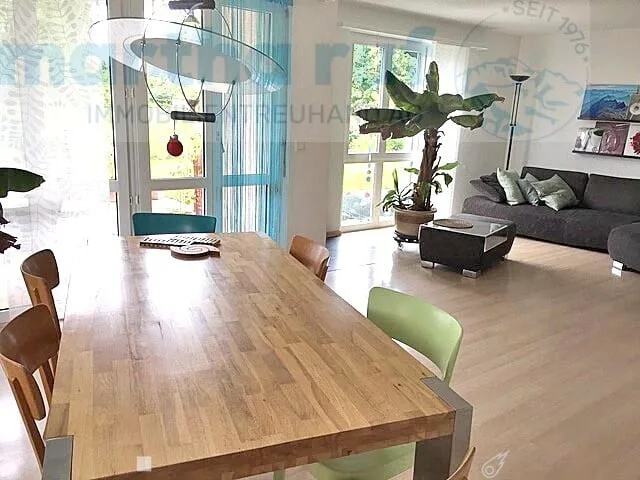 Freistehendes, gepflegtes 6-Zimmer Einfamilienhaus an naturnaher Lage – photo 4 sur 7