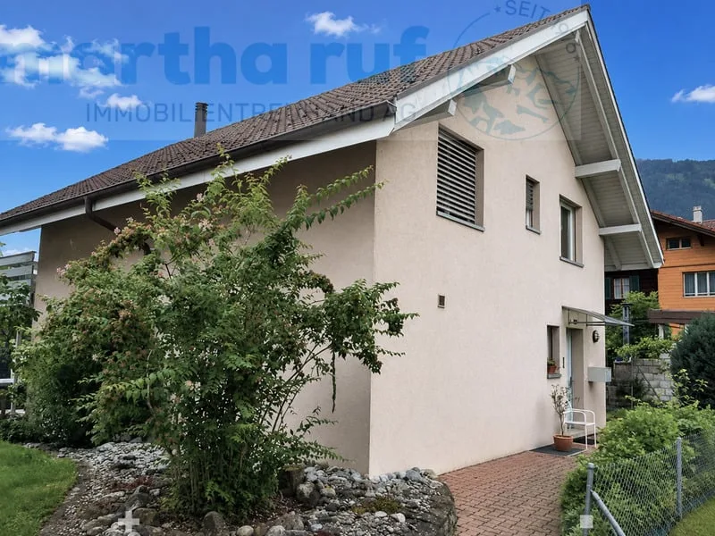 Freistehendes, gepflegtes 6-Zimmer Einfamilienhaus an naturnaher Lage – photo 6 sur 7