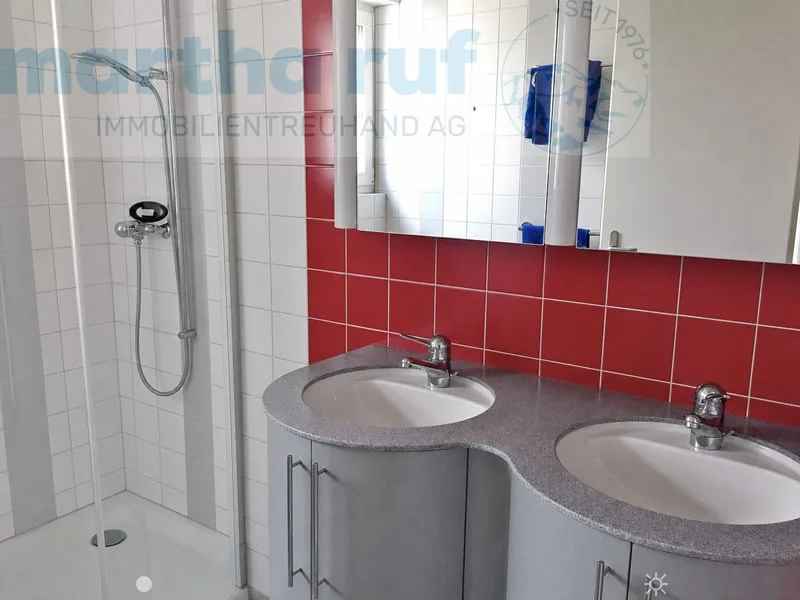 Freistehendes, gepflegtes 6-Zimmer Einfamilienhaus an naturnaher Lage – photo 3 sur 7
