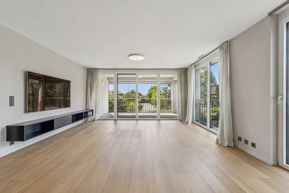 ELEGANTES 4.5 ZIMMER-WOHNUNG MIT TERRASSE – Foto 2 von 11