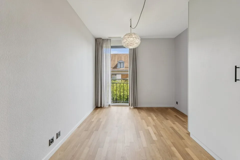 ELEGANTES 4.5 ZIMMER-WOHNUNG MIT TERRASSE – Foto 8 von 11
