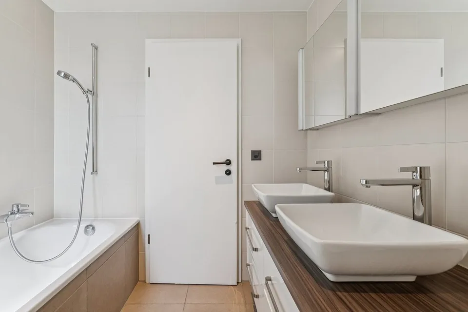 ELEGANTES 4.5 ZIMMER-WOHNUNG MIT TERRASSE – Foto 9 von 11