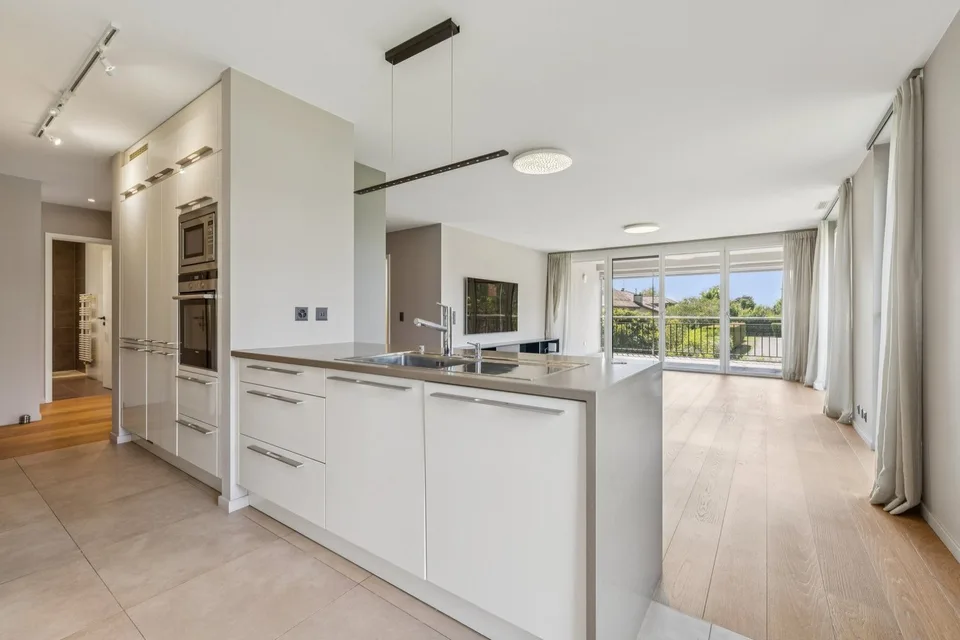 ELEGANTES 4.5 ZIMMER-WOHNUNG MIT TERRASSE – Foto 5 von 11