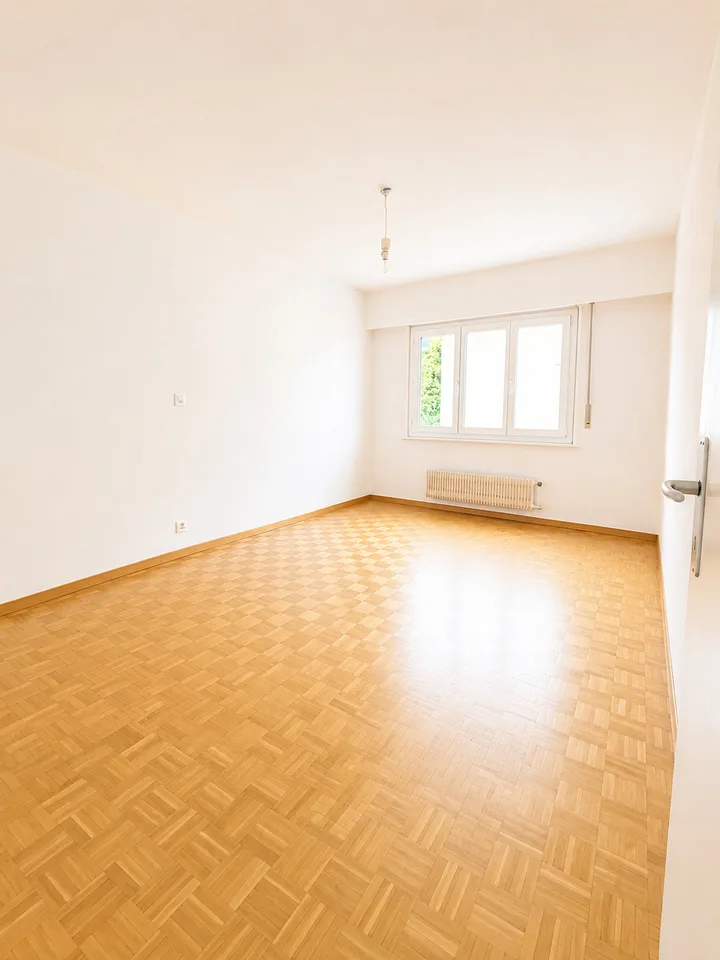 Ampio appartamento di 4.5 locali di 105 m2 – foto 3 di 6