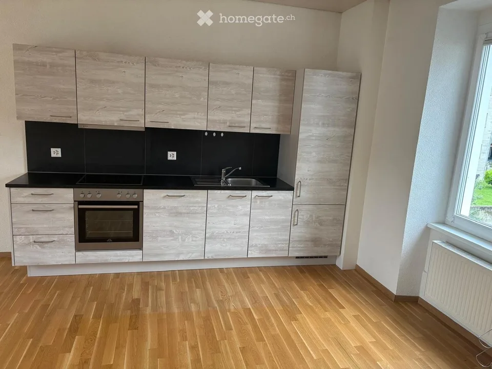 Wohnung renoviert 2020, hohe Raumhöhe – Foto 2 von 5