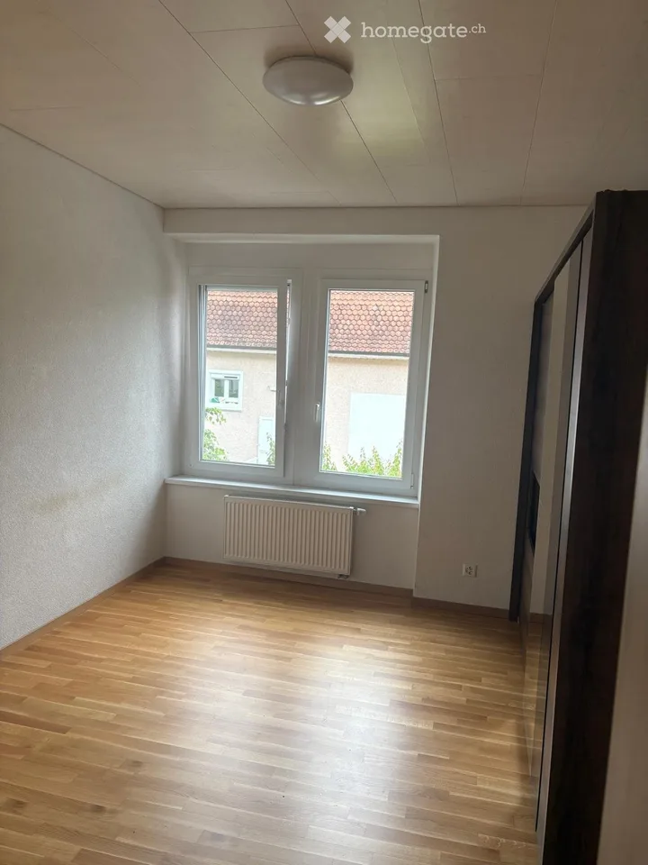Wohnung renoviert 2020, hohe Raumhöhe – Foto 4 von 5