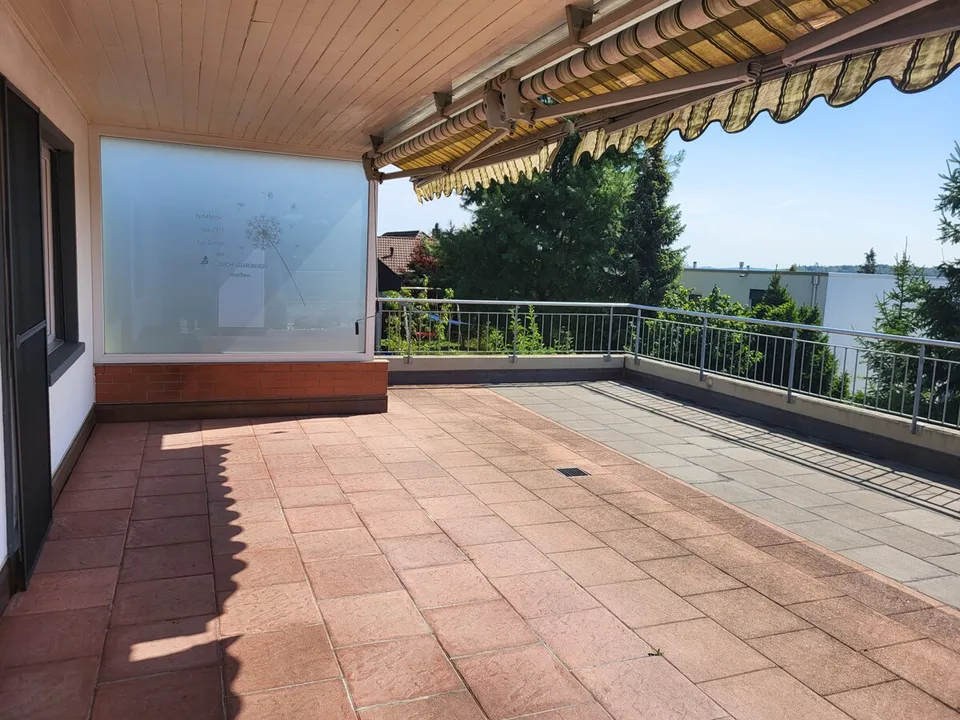 Ottima casa unifamiliare con appartamento separato e terrazza soleggiata – foto 4 di 13