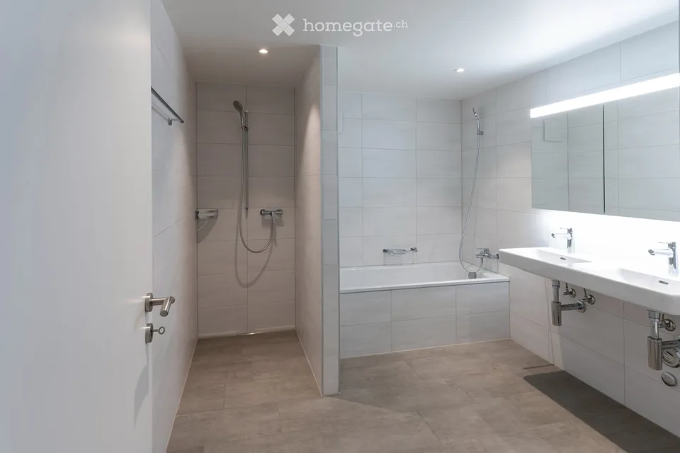 Apartment 3.5 rooms renovated, 102 m² in the center of Landeron