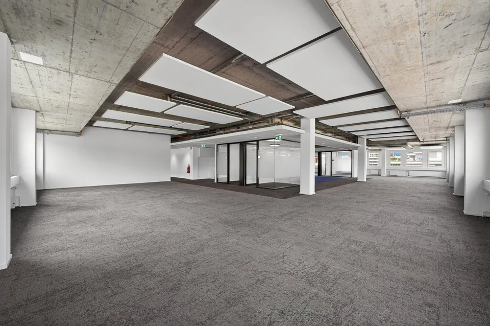 Einziehen statt ausbauen 760 m² Bürofläche in Schlieren - Bürofläche mit modernem Innenausbau – Foto 5 von 12