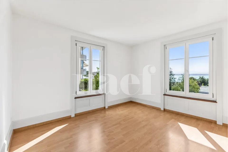 Individual house with 3 apartments – photo 4 of 18