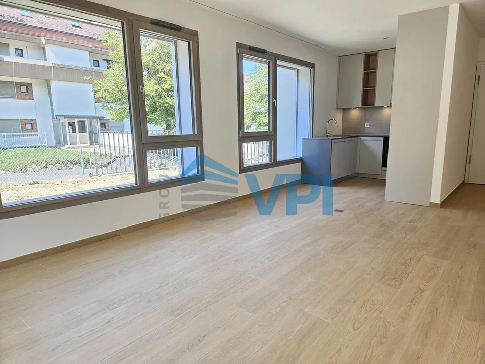 A louer 3 pièces avec spacieux jardin entièrement neuf à Bernex