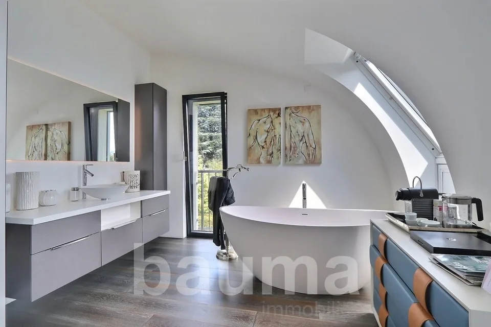Wohnung im Dachgeschoss mit 4 Schlafzimmern und Panoramablick – Foto 12 von 13