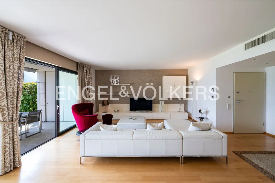 Esclusivo appartamento con giardino e vista lago – foto 3 di 13