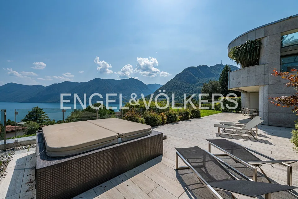 Esclusivo appartamento con giardino e vista lago – foto 11 di 13