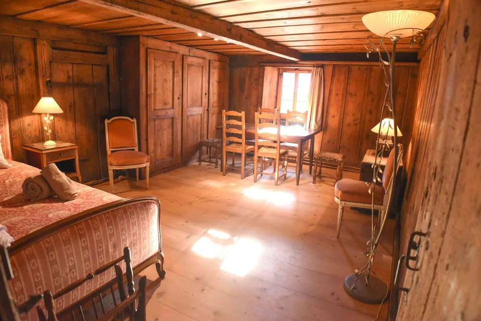 Appartement de 4.5 pièces mezzanine meublé ,entièrement rénové,classé aux monuments historiques – photo 8 sur 30