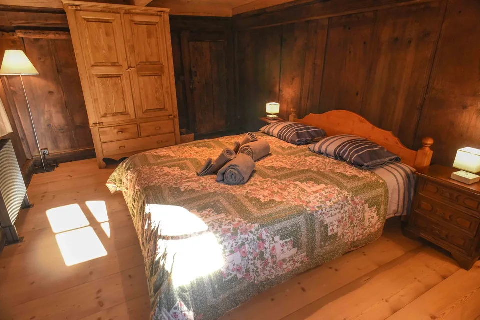 Appartement de 4.5 pièces mezzanine meublé ,entièrement rénové,classé aux monuments historiques – photo 4 sur 30