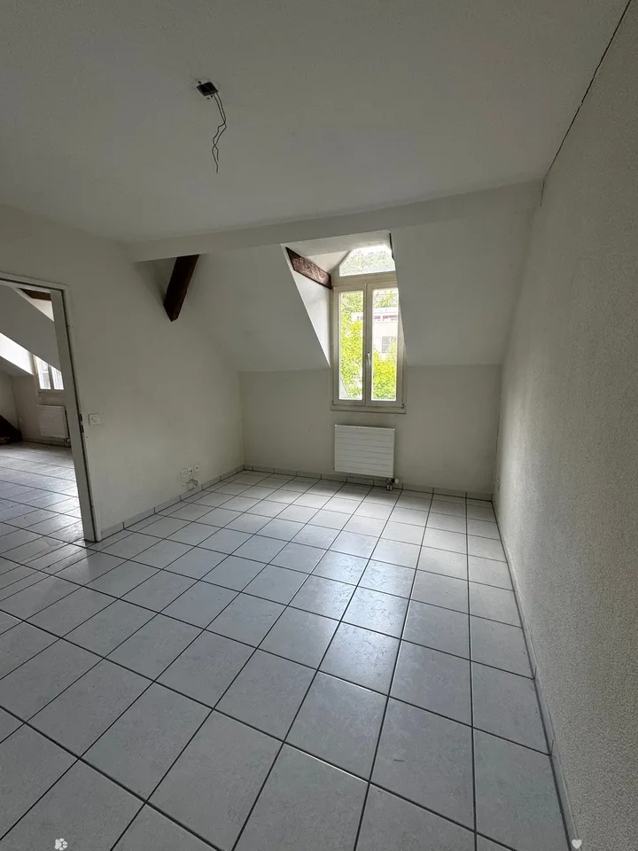 Bijoux in gepflegtem Mehrfamilienhaus / Bijoux dans un immeuble bien entretenu – photo 4 of 10