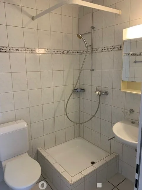 Bijoux in gepflegtem Mehrfamilienhaus / Bijoux dans un immeuble bien entretenu – photo 7 of 10