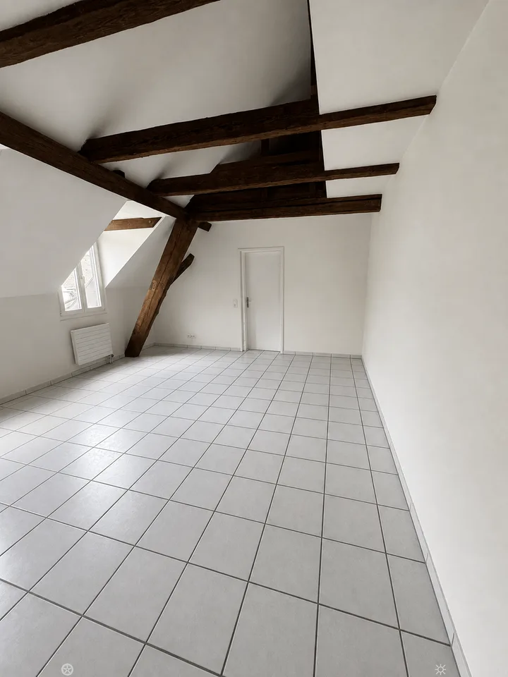 Bijoux in gepflegtem Mehrfamilienhaus / Bijoux dans un immeuble bien entretenu – photo 3 of 10