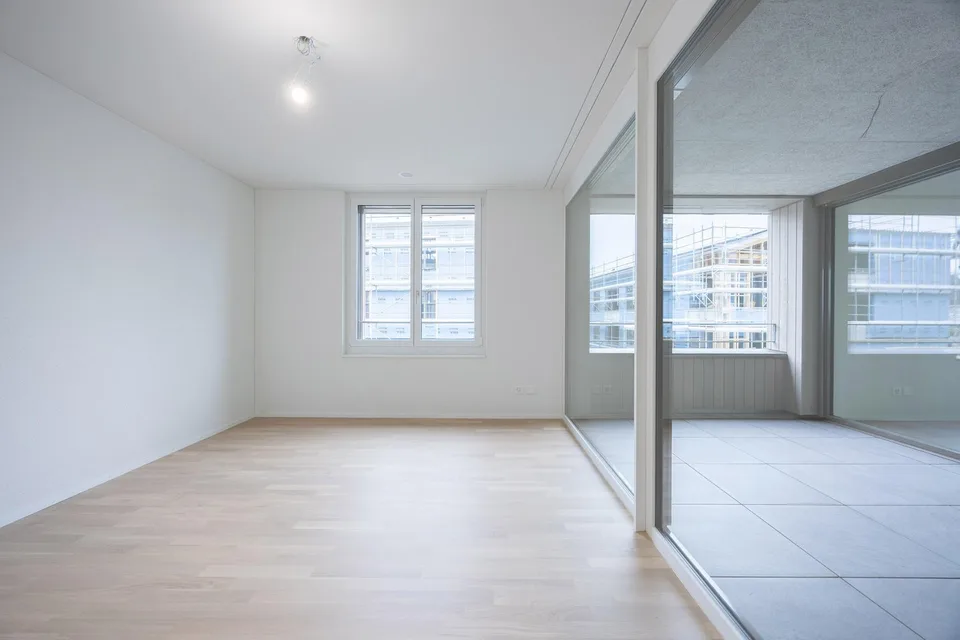 Moderne 3.5-Zimmer-Wohnung mit heller Loggia