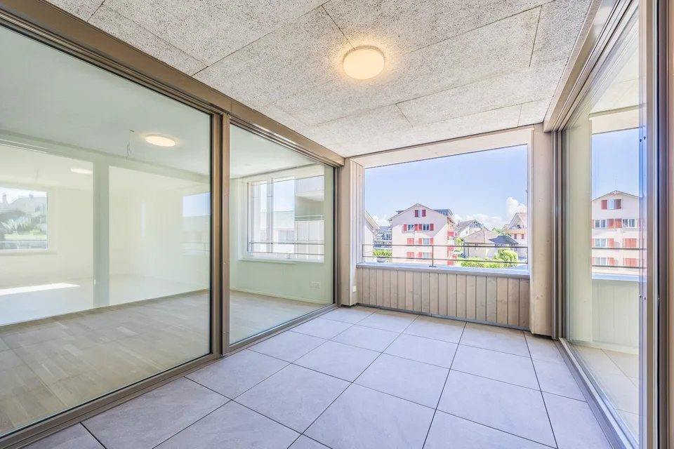 Moderne 3.5-Zimmer-Wohnung mit heller Loggia