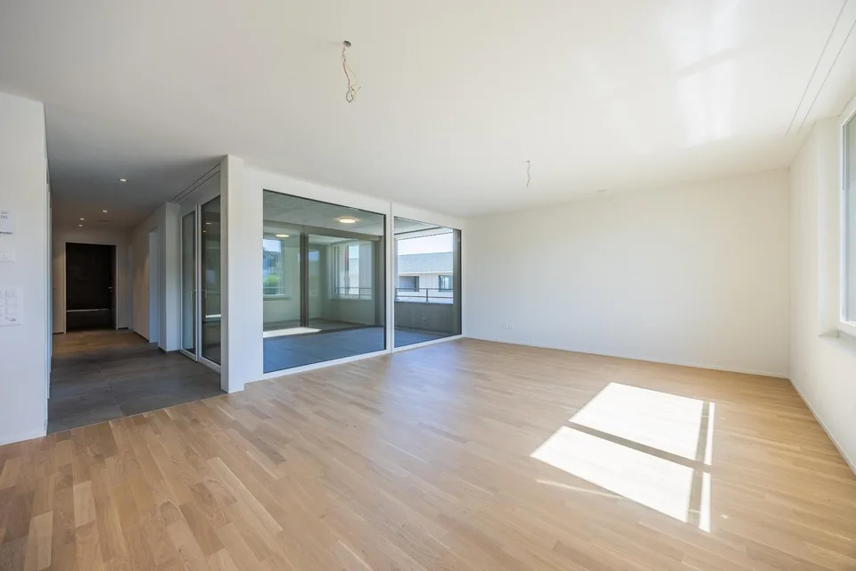 Moderne 3.5-Zimmer-Wohnung mit heller Loggia