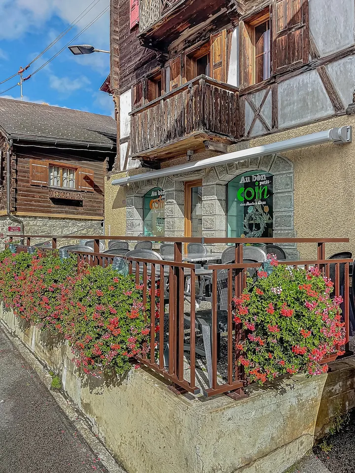 Charmant restaurant rénové dans un village authentique – photo 9 sur 11