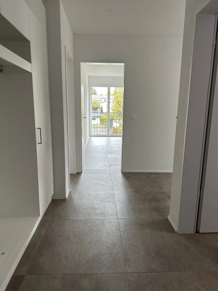 Modern 4-room new apartment with balcony and beautiful view in Uetendorf