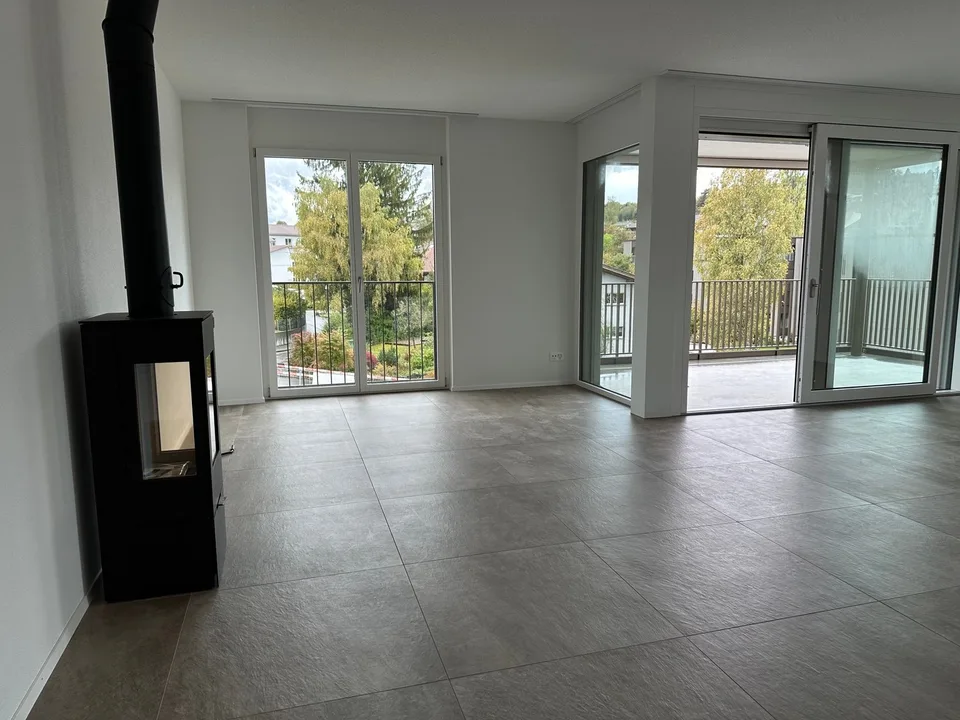 Modern 4-room new apartment with balcony and beautiful view in Uetendorf