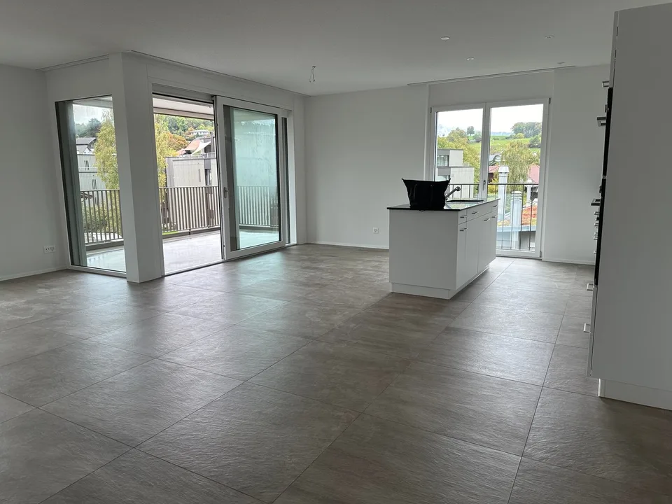 Modern 4-room new apartment with balcony and beautiful view in Uetendorf