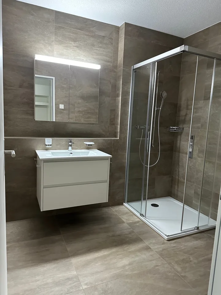 Modern 4-room new apartment with balcony and beautiful view in Uetendorf