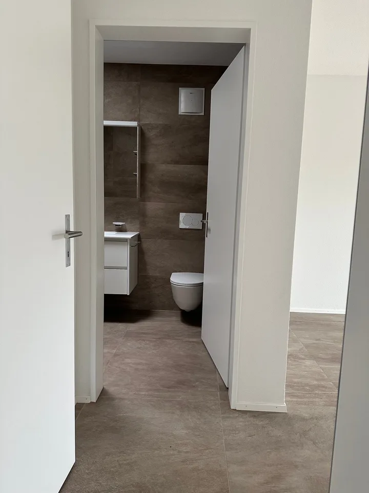 Modern 4-room new apartment with balcony and beautiful view in Uetendorf