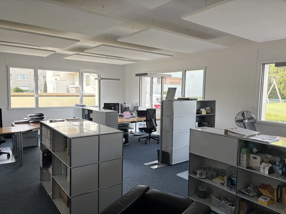 Espace de bureau flexible avec 120 m2 et diverses pièces secondaires à Rothrist – photo 6 sur 11