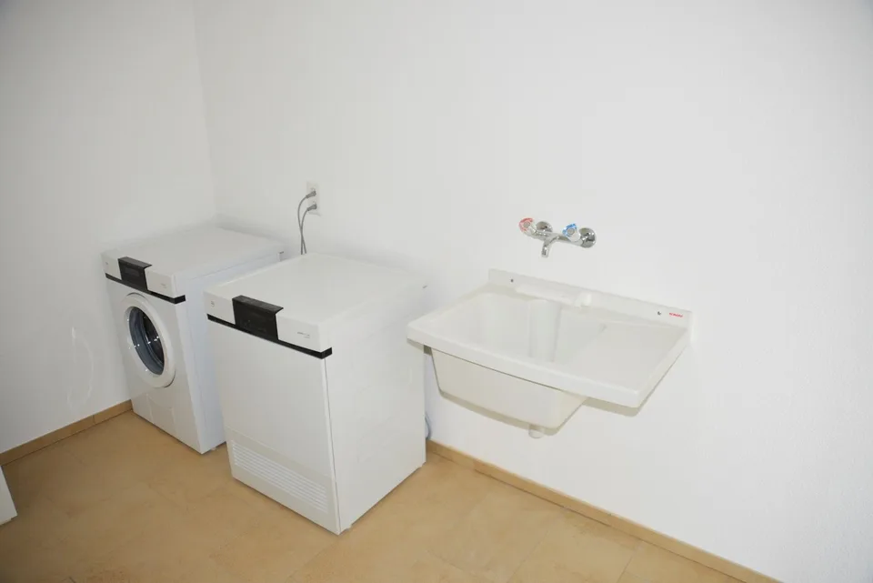 Trendige Basementflat, Wohnen Nähe Aeschisee